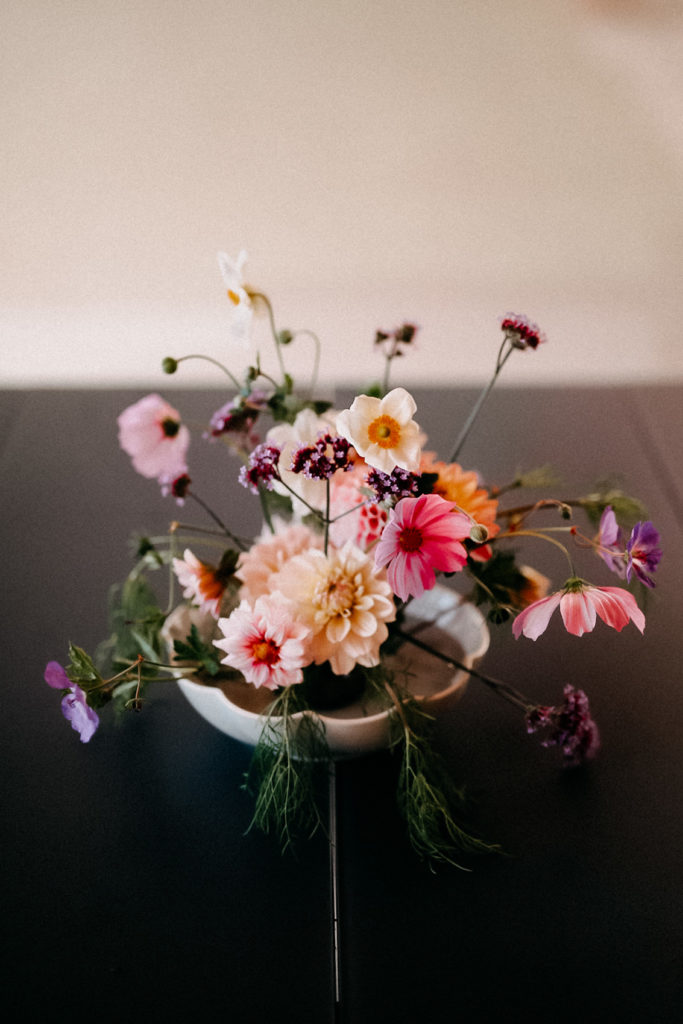 DIY Flower arrangement with Dahlias, Cosmos and Verbena