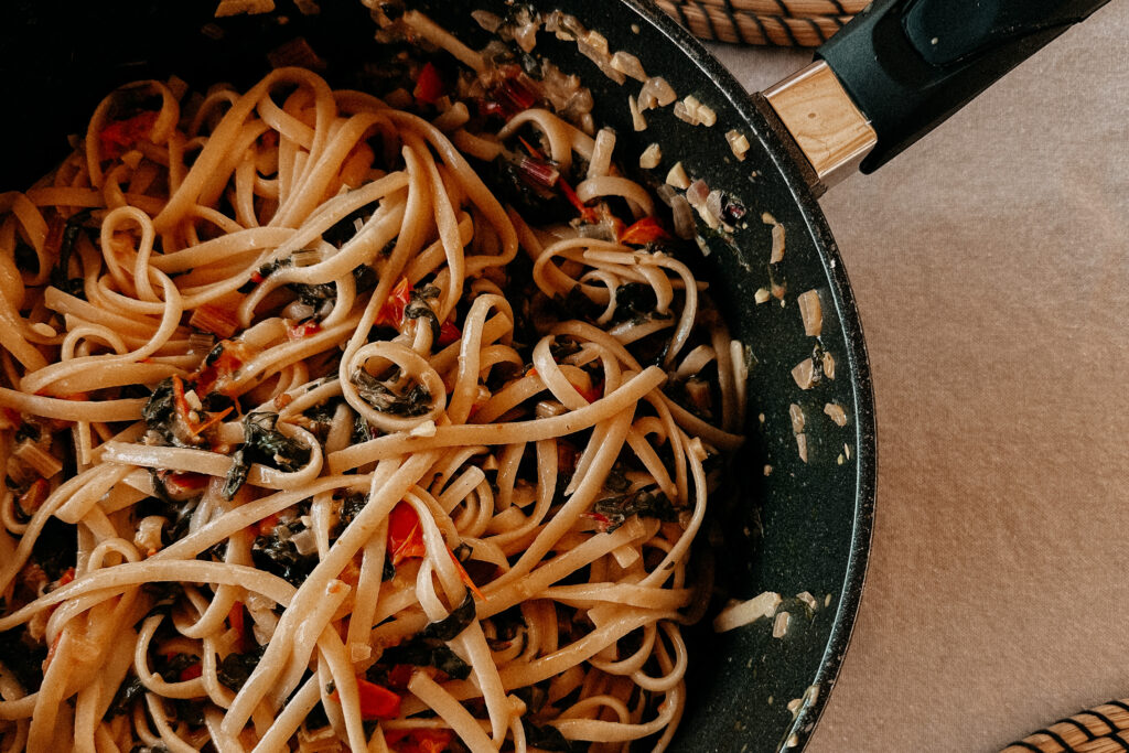 Schnelles Mangold Rezept für den Herbst, Mangold Pasta, Mangold Nudeln, Mangold Linguini